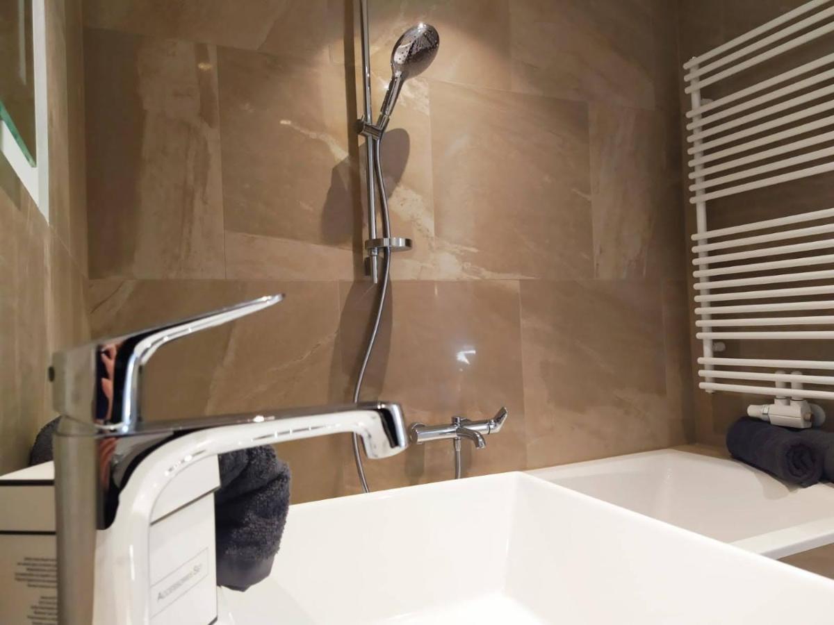 Deluxe Parkapartment Vienna City Center - Free Parking! Bagian luar foto